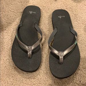 Flip flops